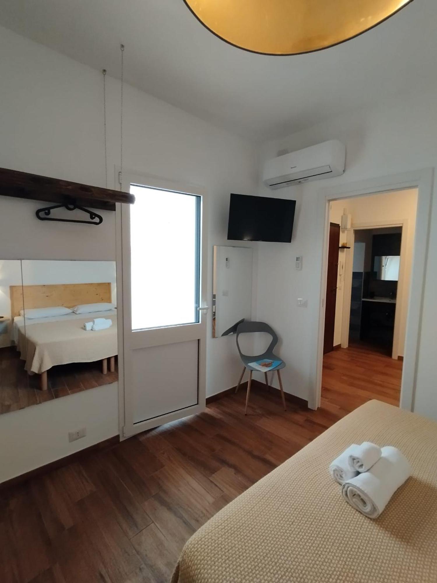 Ravanas 33 Bari Buitenkant foto